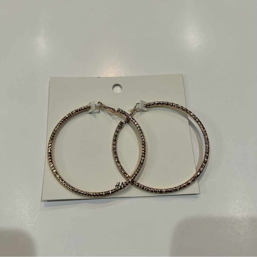 H&M Women’s Gold Textured Large Hoop Earrings NWT Classic Cute Girly Trendy